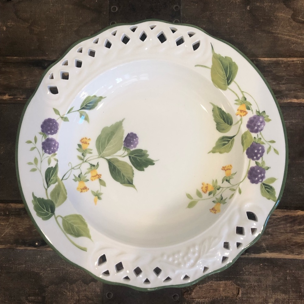 Brunelli Pierced Lattice BlackBerry Pasta Bowl 1